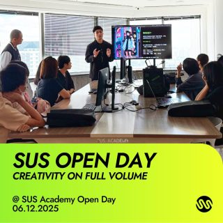 💛 谢谢你们，来到了 S U S Academy Open Day 🫶🏻 12月6日这一天，我们迎来了许多家长与学生走进 S U S，一起看课程、听分享、问方向、动手创作。

对我们来说，这不只是一次开放日，而是一次关于未来选择的认真对话。

从短视频创作到角色插画 × AI，学生们亲手体验「从想法到作品」的过程；家长们也在咨询时，更清楚看见设计学习的结构、节奏与出路。

很多人说，原来设计，不只是兴趣，也是一条踏实的路。

🎓 在 S U S，我们一直相信：
选科不是跟风，而是找到适合自己的方向。不论你是正在升学抉择、还是想为孩子多了解一种可能，这一天的每一个问题、每一次尝试，都是很重要的开始。

📌 2026 年招生现已开放
✨ 提供 10 天免费试读课程
✨ SPM / UEC 美术科 A 可申请奖学金*
📍 欢迎预约一对一升学咨询，
让我们一起把路看清楚、走稳一点。
👉 https://wa.link/zvdmza

再次感谢每一位家长与学生的到来，期待很快，再在 S U S 见到你们😄

On 6 December, our campus turned into a mini creative playground.

Students came in curious and left with actual work in hand. From short video storytelling to character illustration mixed with AI, everyone got to experience what it feels like to turn ideas into something real — fast!

There were laughs, questions, “Can I really do this?” moments… and plenty of “Wait, this is actually fun” reactions. 😎 Parents also got a closer look at how design is taught here — not just tools, but structure, direction, and real outcomes.

A common takeaway we heard: Design isn’t just a hobby. It can really go somewhere.

🎓 That’s what SUS is about.
Not forcing one path, not following trends blindly — but helping students find what suits them and build skills that matter.

If you couldn’t make it to Open Day, no worries.
2026 enrolment is officially open, and you can still experience SUS for yourself.

✨ 10-day free trial classes
✨ Art A scholarships (SPM / UEC)*
📍 Personal study pathway consultation

Drop by, ask questions, try things out. Your future doesn’t need to be figured out in one day — just start somewhere ✨
👉 https://wa.link/zvdmza

//

#SUS #ShiftUrSense #DigitalDesign #Multimedia #GraphicDesign #3DModeling #Animation #VisualCommunication #Internship #Scholarship #奖学金 #设计教育 #招生进行中‼️

S U S Academy 
📞 018-222 6206 (Enquiries)
📱 https://wa.link/zvdmza (Whatsapp)

📌 Menara Landmark, Unit 31-01, Level 31
12, Jalan Ngee Heng, 80000 Johor Bahru, Johor
🚗 Waze: https://waze.com/ul/hw23b34es9

*需符合条件 / T&C apply.